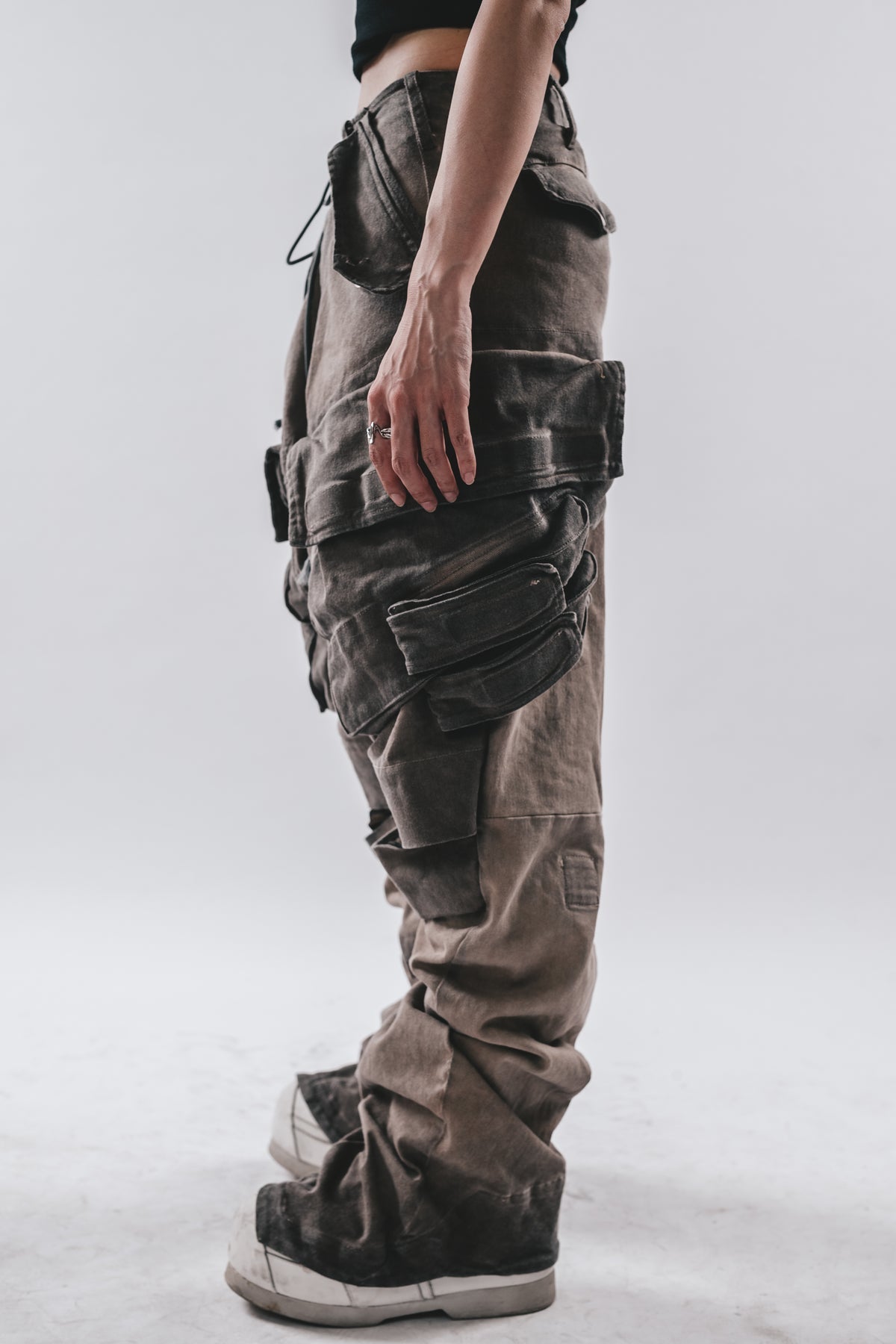 Heavyduty Washed Pockets Wide-Leg Cargo Pants