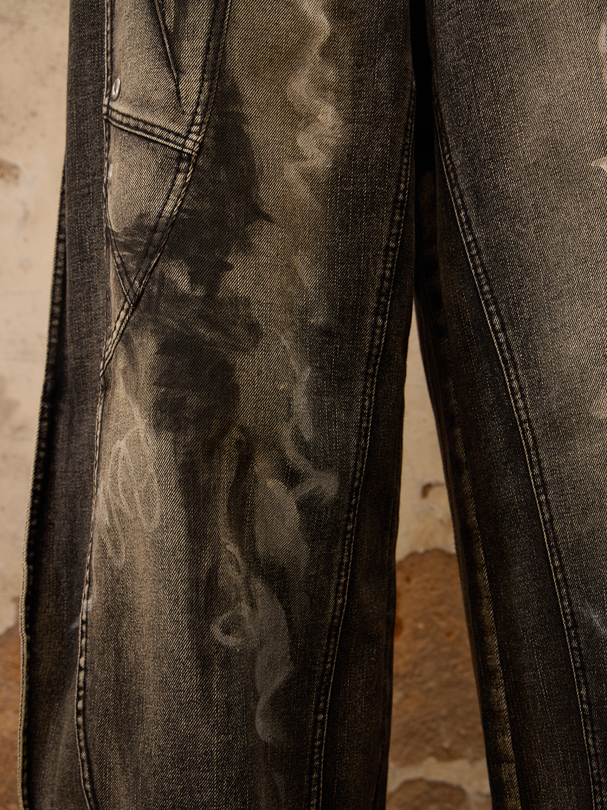 Vintage Graffiti Contour Wide-Leg Denim Jeans