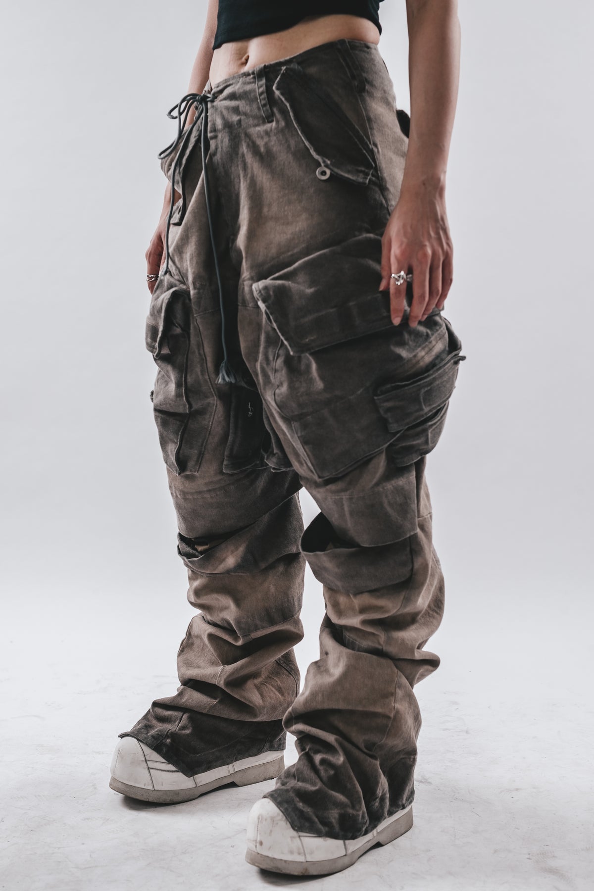 Heavyduty Washed Pockets Wide-Leg Cargo Pants