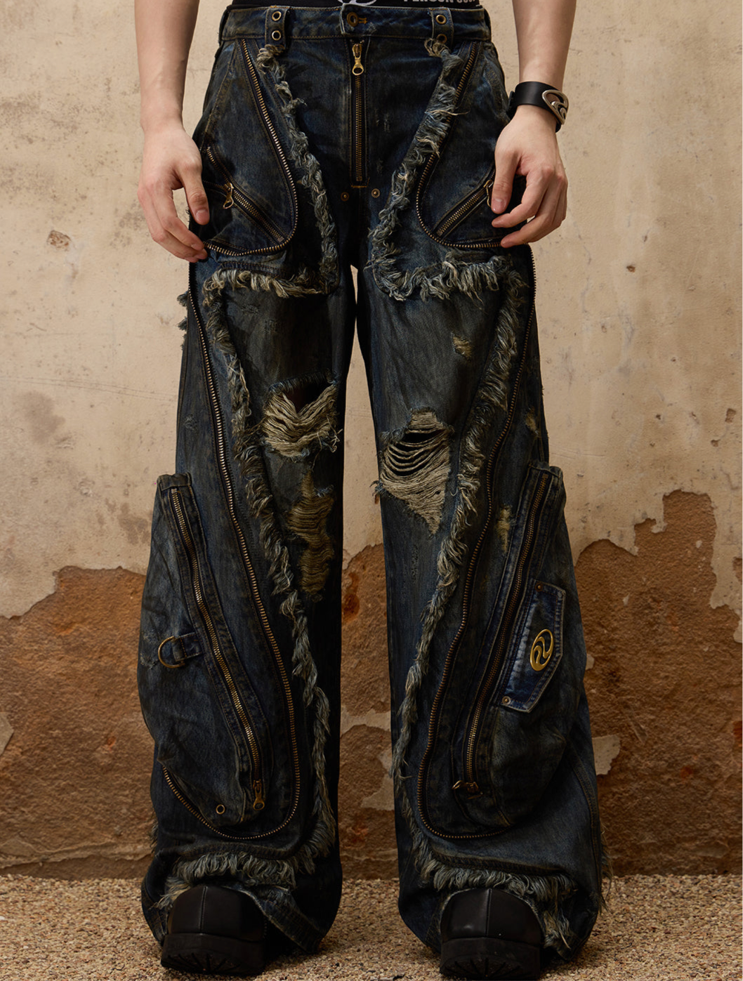 Aliens Distressed Spliced Zipper Denim Jeans