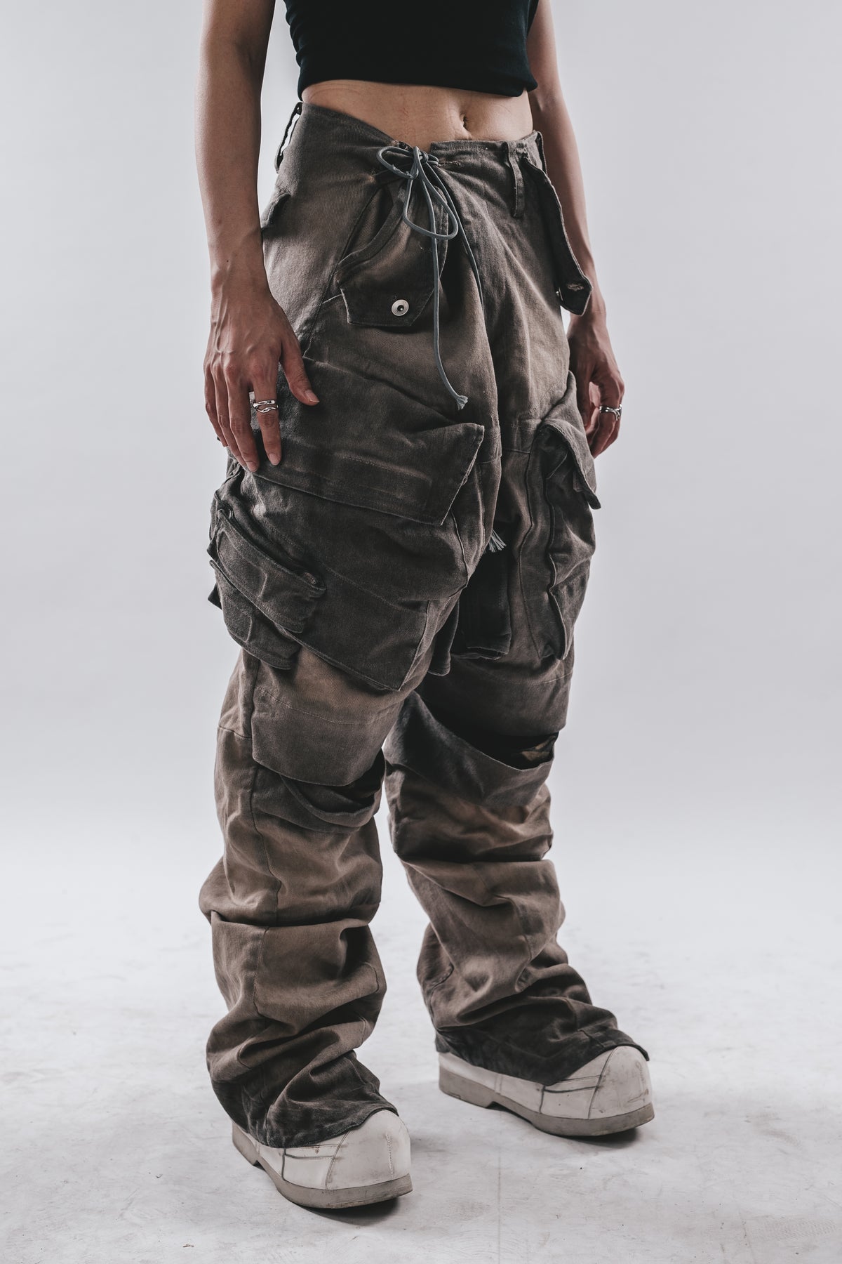 Heavyduty Washed Pockets Wide-Leg Cargo Pants